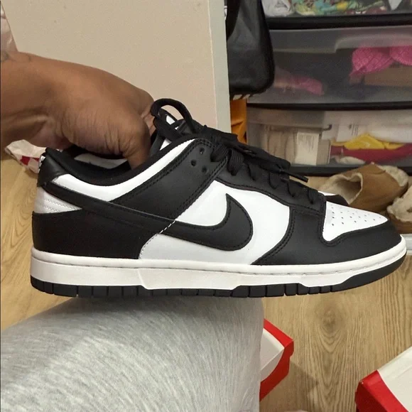 Nike Dunk Men's Black and White Low-Top Sneakers - Picture 4 of 8